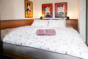 Letto o letti in una camera di Škorničkův statek - Tátova chalupa s wellness za příplatek