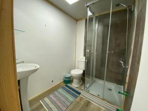 Casa Balmaceda Backpackers tesisinde bir banyo