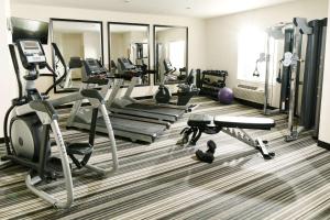 Fitness center at/o fitness facilities sa Sonesta Simply Suites Houston – NASA Clear Lake