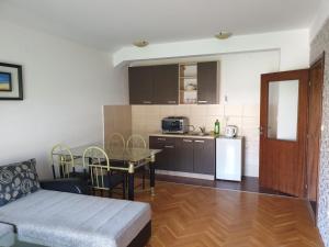 Kuchyň nebo kuchyňský kout v ubytování Apartman Playa