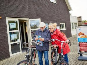 Jazda na bicykli v okolí ubytovania Beautiful group accommodation, located in Zeeland