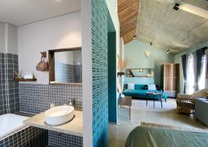 Koupelna v ubytování Kaia Gallery Hotel Hoi An