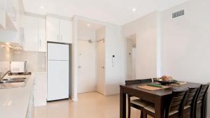 Dapur atau dapur kecil di Oceanview Haven - Ettalong Beach