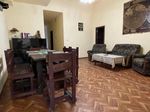 Istumisnurk majutusasutuses Kataryn Hostel