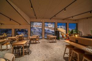 ห้องอาหารหรือที่รับประทานอาหารของ Lapland View Lodge