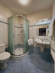 Ванная комната в Penzion Karlštejn