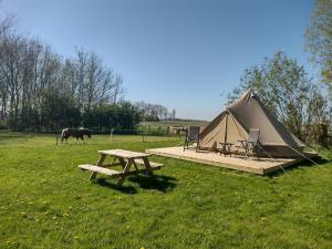 Zahrada ubytování Grytmanshoeve, Vakantiehuis met glamping