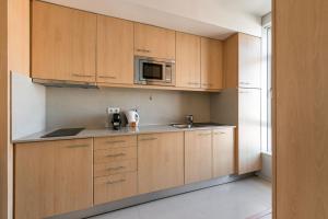 Gallery image of Dragon Stadium Studio w Balcony by LovelyStay in Porto