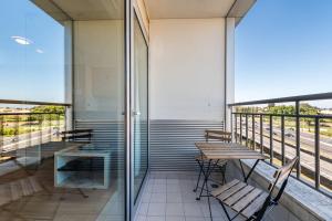 Balkón nebo terasa v ubytování Dragon Stadium Studio w Balcony by LovelyStay