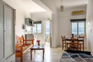 Posedenie v ubytovaní Angela Apartments new listing