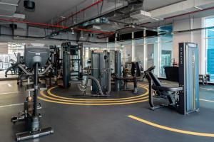 Fitness centrum a/nebo fitness zařízení v ubytování HiGuests - Designer Studio in Dubai Marina With Amazing Views