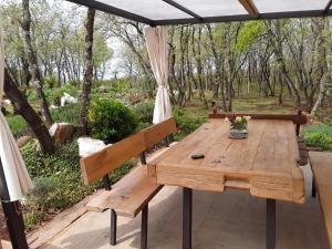 Ogród w obiekcie Apartments Bijou, Nature & Luxury in a green oasis near Umag
