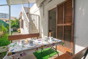 A balcony or terrace at Villa Luna