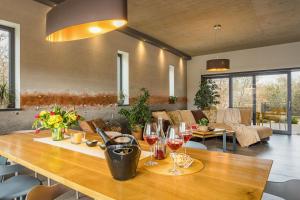 Napoje w obiekcie Apartments Bijou, Nature & Luxury in a green oasis near Umag