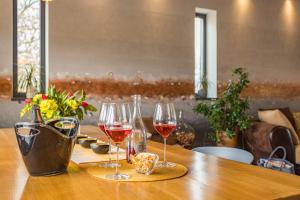 Napoje w obiekcie Apartments Bijou, Nature & Luxury in a green oasis near Umag