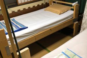 新潟市にあるゲストハウス　アンゴ荘の病院内の二段ベッド
