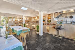 A kitchen or kitchenette at Bella Venezia