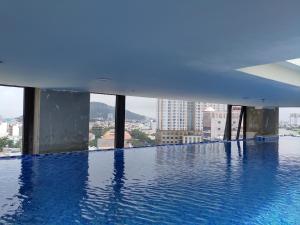Bazén v ubytování HỒNG HẢI 2 HOTEL nebo v jeho okolí