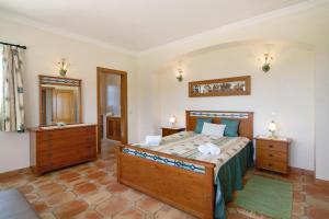 Ένα ή περισσότερα κρεβάτια σε δωμάτιο στο Casa dos Avós +21 φωτογραφίες