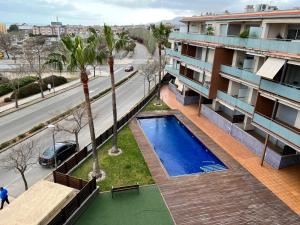 Vista de la piscina de Apartament Montsià o d'una piscina que hi ha a prop