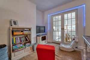 Gallery image of Guest Homes - Severn Swans House in Worcester