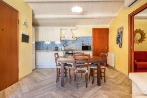 Kuchyň nebo kuchyňský kout v ubytování Luxury Apartment Simius