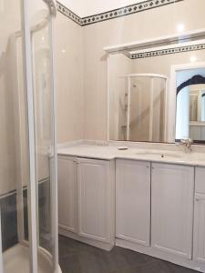 Koupelna v ubytování Laura's house