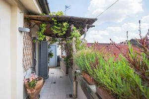 A balcony or terrace at Milan Retreats