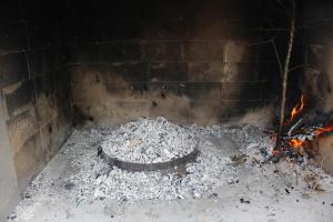 Gril dostupný pro hosty v apartmánu