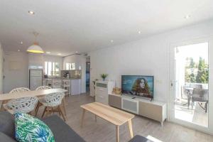 Kuchyň nebo kuchyňský kout v ubytování Casablanca 3 Apartamento con vistas al mar