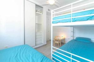 Łóżko lub łóżka w pokoju w obiekcie Casablanca 3 Apartamento con vistas al mar,