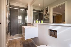 Ένα μπάνιο στο Howe Keld 2 Ground Floor