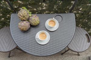 Príslušenstvo na prípravu kávy alebo čaju v ubytovaní Wine Not Apartment in Como City Centre