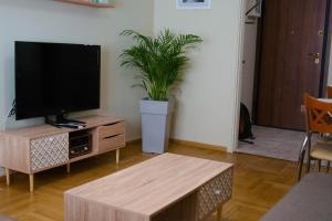 TV a/nebo společenská místnost v ubytování The Center Of Volos