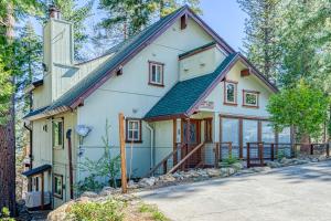 Gallery image of Yosemite West Family Chalet in Yosemite West