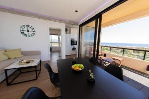 Posedenie v ubytovaní AMAZING APARTMENT WITH STUNNING VIEWS