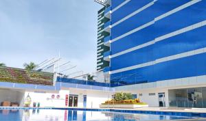 Bazén v ubytování Hotel Royal Elim International nebo v jeho okolí