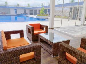Bazén v ubytování Hotel Royal Elim International nebo v jeho okolí