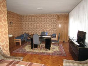 TV a/nebo společenská místnost v ubytování Apartman Milena