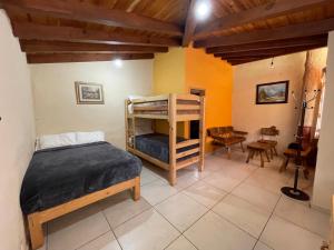 Postel nebo postele na pokoji v ubytování Los Pirineos