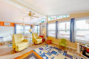 Montego Bay - 197 Pine Tree Road的休息区