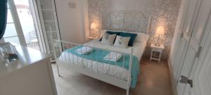 Fotografia z galérie ubytovania Precioso Ático en Playa con Piscina v destinácii Estepona