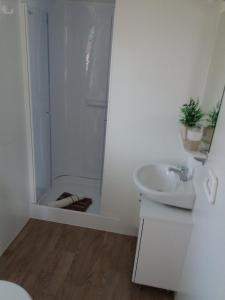 Kamar mandi di Mobile home Lux otok Murter