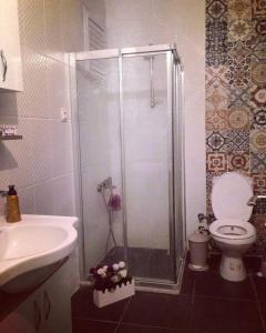 A bathroom at Zübeyde Hanım Homes