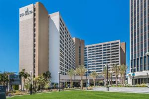 a rendering of the exterior of the mgm resort at Sonesta Los Angeles Airport LAX in Los Angeles