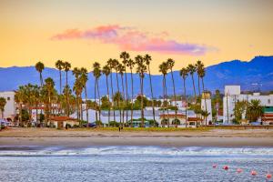 Naturlandskabet i nærheden af lejligheden + 1 billede