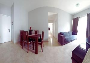 Posezení v ubytování Apartamento para Temporada em Cabo Frio - Excelente Localização no Bairro Parque Riviera!