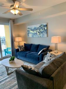 Zona d'estar a Sunset Cove at Calypso III
