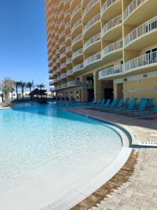 Piscina a Sunset Cove at Calypso III o a prop