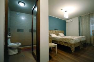 Koupelna v ubytování Hotel Kutaisi Globus + 37 fotografií